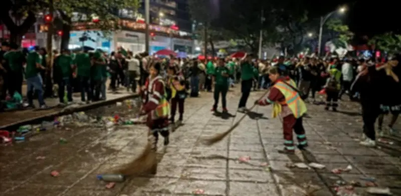 Tras triunfo de México, instalarían contenedores de basura en Reforma