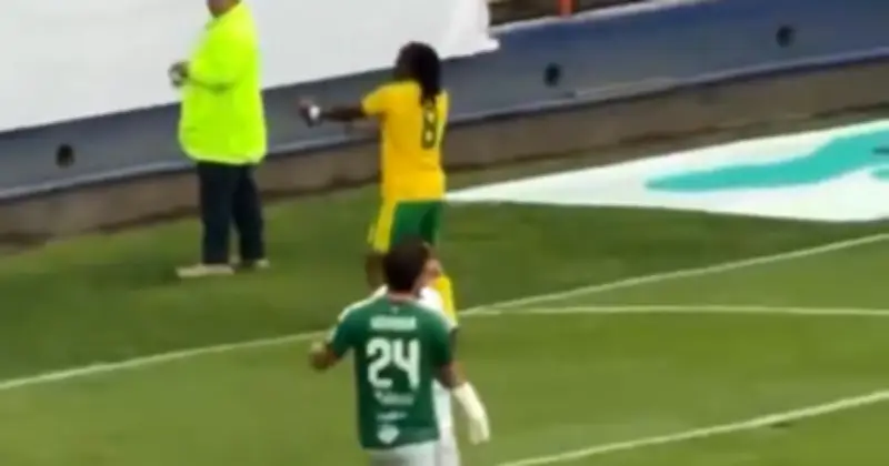 Tshabalala vuelve a marcar a México en Juego de Leyendas en Pachuca