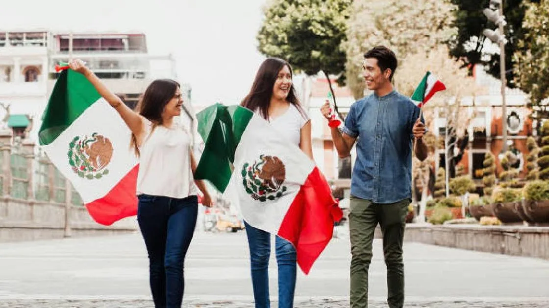 Gobierno de México ofrece 9,500 pesos mensuales a jóvenes embajadores para el Mundial 2026