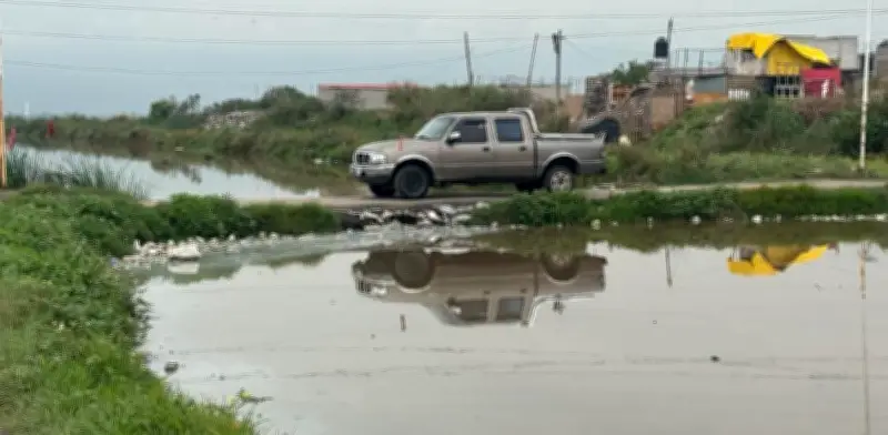 Vecinos de Valle de Chalco temen desbordamiento del río Acapol