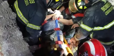Derrumbe en la Roma deja una mujer lesionada y escombros