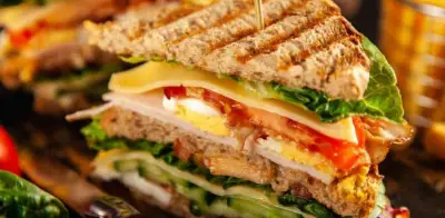 Receta de club sándwich estilo Vips: paso a paso para recrearlo en casa