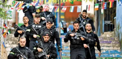 Turistas atrapados en favela de Brasil por operativo policial contra narcotráfico
