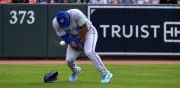 Aficionado lesiona a Jesús Sánchez al lanzarle una pelota desde la tribuna