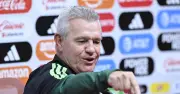 Aguirre minimiza polémica con Cuauhtémoc y aún no define 11 ante Sudáfrica