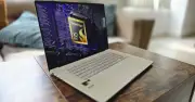 Asus Zenbook A16: potente, ligera y costosa, no para todos los usuarios