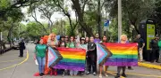 Bandera LGBT+ llega a cruces peatonales de Cuauhtémoc en Mes del Orgullo