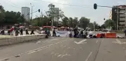 Bloqueo de personas ciegas en Balderas por pérdida de espacios en Metro