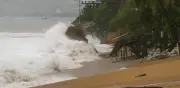Boris se debilita a depresión tropical al tocar tierra en Guerrero