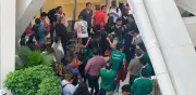 CNTE bloquea accesos al aeropuerto de Chiapas; queman llantas y causan caos