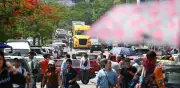CNTE bloquea terminal de Pemex en Tuxtla y advierte riesgo de desabasto