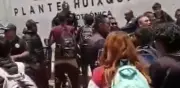 Conalep 198: Estudiantes se enfrentan a policías en Huixquilucan, Edomex
