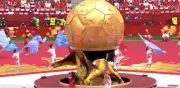 Copa del Mundo se desinfla en vivo durante show inaugural en Canadá