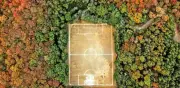 Del volcán a las chinampas: el ingenio mexicano arrebata espacios para jugar al fútbol