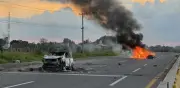 Disturbios en Celaya: queman vehículos y bloquean carretera tras muerte de adolescente