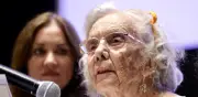 Elena Poniatowska reflexiona sobre IA y periodismo en clase magistral UNAM