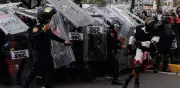 Enfrentamiento entre bloque negro y policías en partido inaugural del Mundial 2026