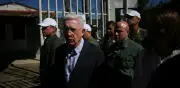 Hermano de Álvaro Uribe se entrega para cumplir condena de 28 años por paramilitarismo