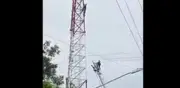Hombre sube a antena en NL y exige ver a su mamá fallecida