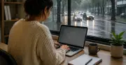 Home office por lluvias: reforma aprobada en CDMX permitiría trabajo remoto