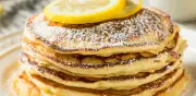 Hot cakes esponjosos de pay de limón: desayuno dulce y fácil