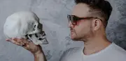 Jeffry Fischman inicia nueva etapa como solista tras Libido con 'Alejándome de ti'