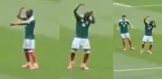 Julián Quiñones celebra como Tshabalala en su debut mundialista con México