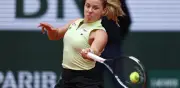 Maja Chwalinska: a la final de Roland Garros sin patrocinadores y con ropa de su clóset