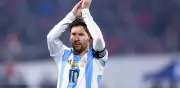 Messi llega a concentración de Argentina para Mundial 2026 con molestia física