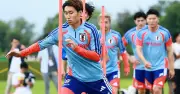 Niños japoneses visitan a su selección en Monterrey: emotivo encuentro