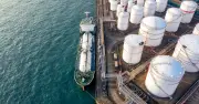 Pemex enfrenta escasez de gas y rezago en plan petroquímico de 93,000 mdp
