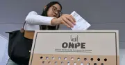 Perú elige a su noveno presidente en diez años en reñida segunda vuelta