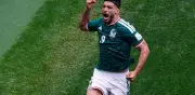 Raúl Jiménez rompe sequía mundialista y supera a Borgetti como segundo goleador del Tri