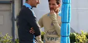 Scaloni evita hablar de Messi tras rumores sobre salud de su padre