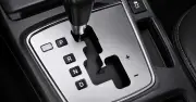 Símbolos + y - en transmisión automática: ¿Para qué sirven y cuándo usarlos?