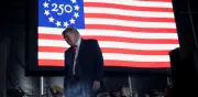 Trump inicia festejos por 250 años de EE.UU. con discurso político y críticas a Biden