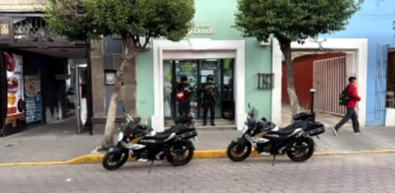 Asaltan casa de empeño en centro de Tlaxcala y roban joyas con martillos