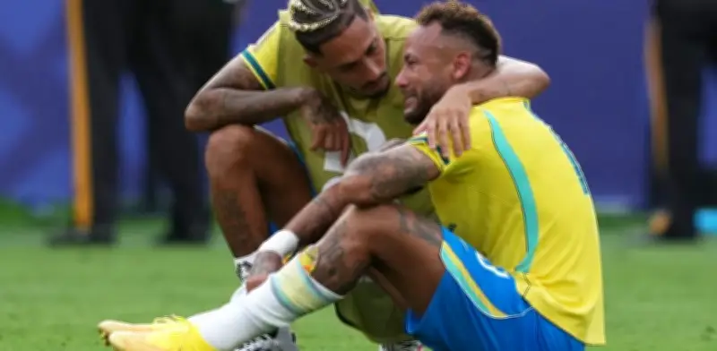 Critican a Neymar como 'ridículo' tras gol de la honra en eliminación de Brasil