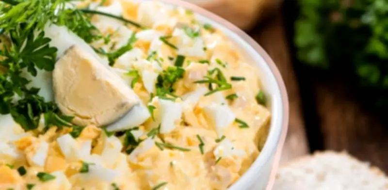 Ensalada de huevo cremosa: receta fácil para desayunos nutritivos