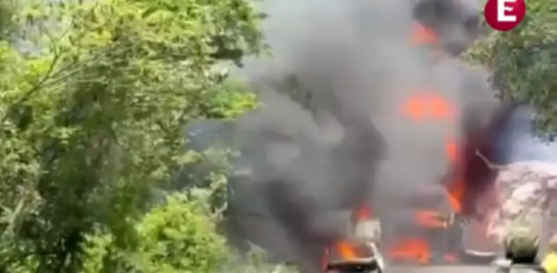 Explosión de pipa en autopista Puente de Ixtla-Iguala deja al menos 5 heridos