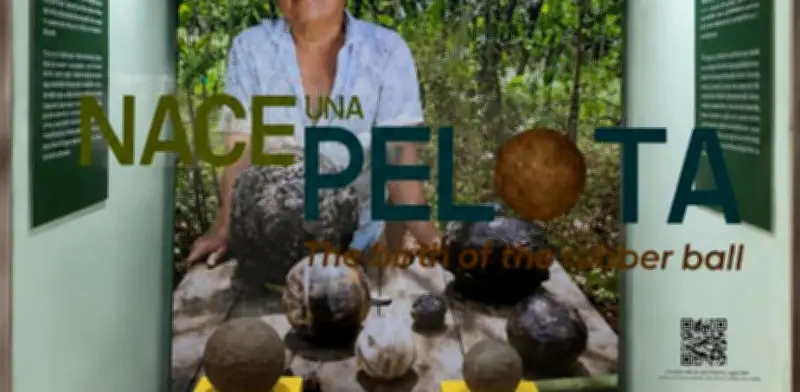 Exposición 'Nace una pelota' en Metro Zócalo: réplicas olmecas de hule