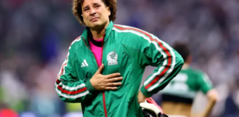 Guillermo Ochoa rompe en llanto y anuncia su retiro tras eliminación de México en Mundial 2026
