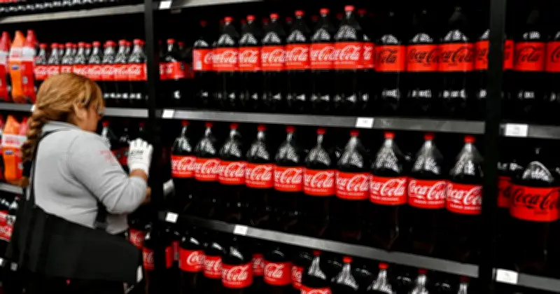 Ingresos por petróleo e ISR caen; IEPS a refrescos bate récord en enero-mayo
