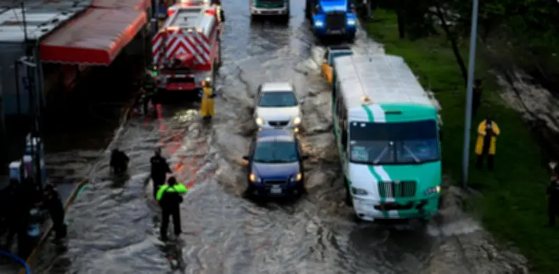 Inundaciones en Santa Martha Acatitla: vecinos denuncian falta de apoyo de Iztapalapa