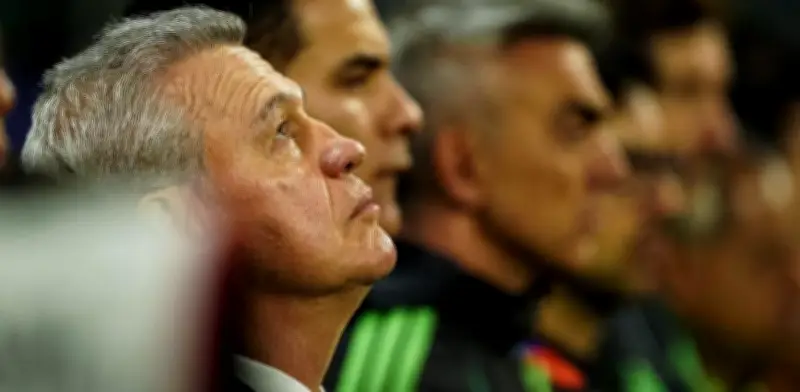 Javier Aguirre celebra avance a octavos y el nacimiento de su nieto