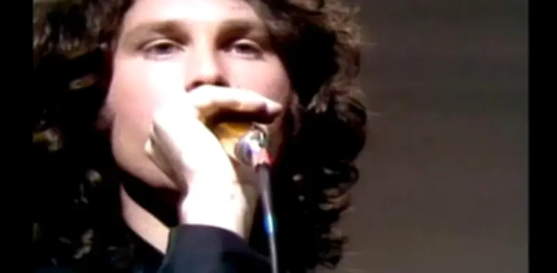 Jim Morrison y el origen del apodo Rey Lagarto: historia y legado