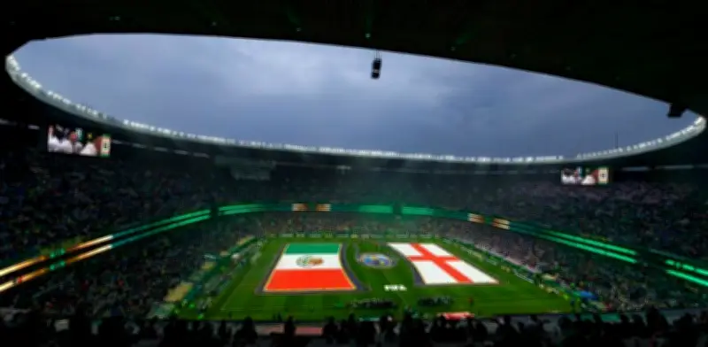 Lluvia cancela sobrevuelo de Bandera Monumental antes de México vs Inglaterra