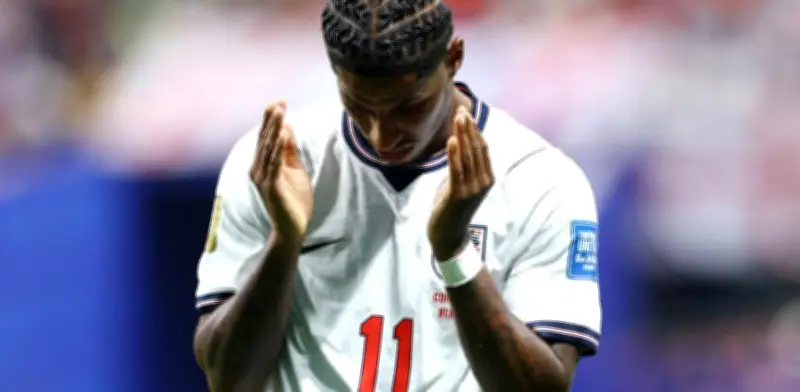 Marcus Rashford rompe el silencio sobre cambio de horario vs México