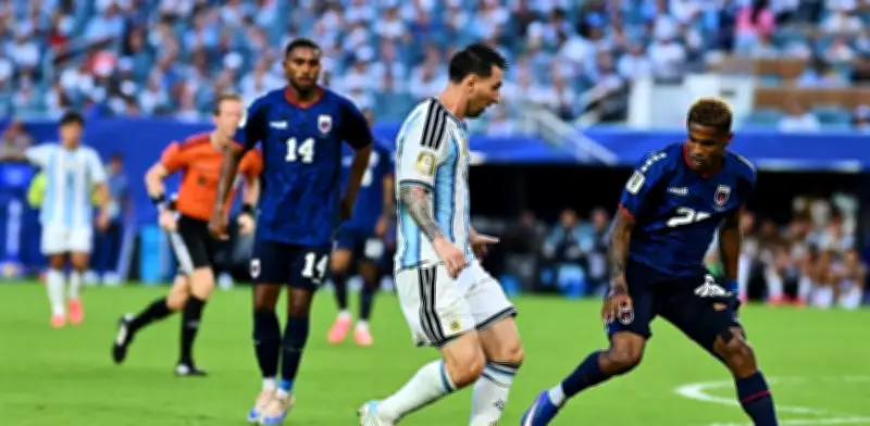 Messi bromea: 'Antes me cargaban a patadas, ahora me piden autógrafos'