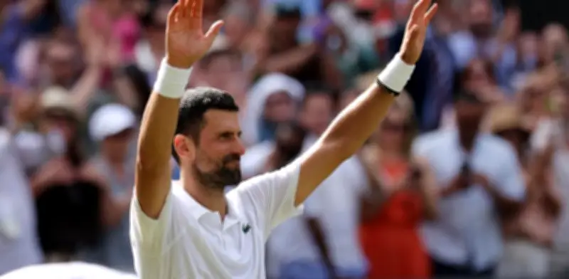 Novak Djokovic supera a Federer y avanza a cuartos en Wimbledon
